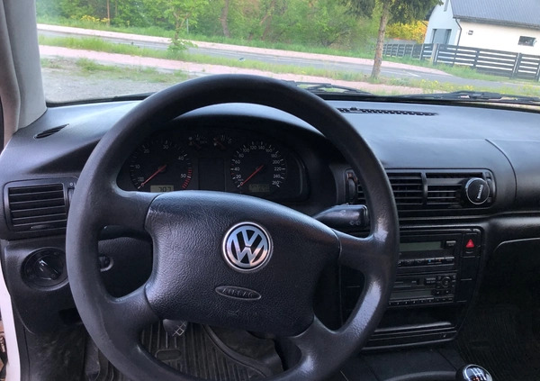 Volkswagen Passat cena 3500 przebieg: 541990, rok produkcji 1999 z Sieradz małe 56